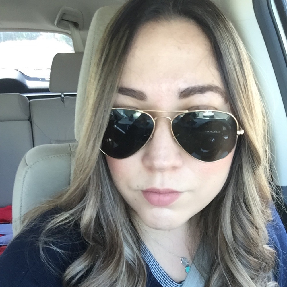 Meet your Posher, Gabriela