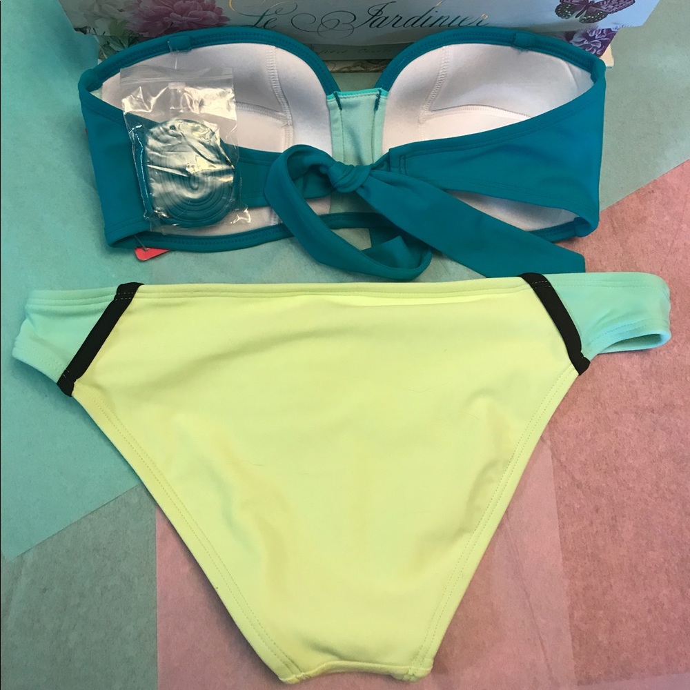 NWT Aqua Halter Bikini - Picture 3 of 3