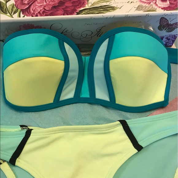 NWT Aqua Halter Bikini - Picture 2 of 3
