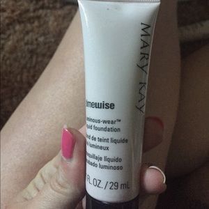 Mary Kay luminous wear Beige 5