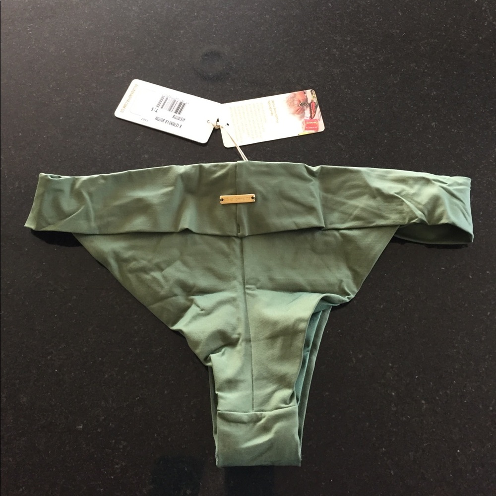 Agua Bendita Brazilian bottoms - Picture 2 of 3