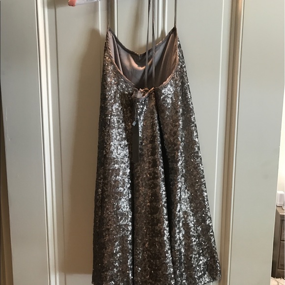SOLEMIO LOS ANGELES SILVER SEQUIN DRESS - Picture 2 of 4