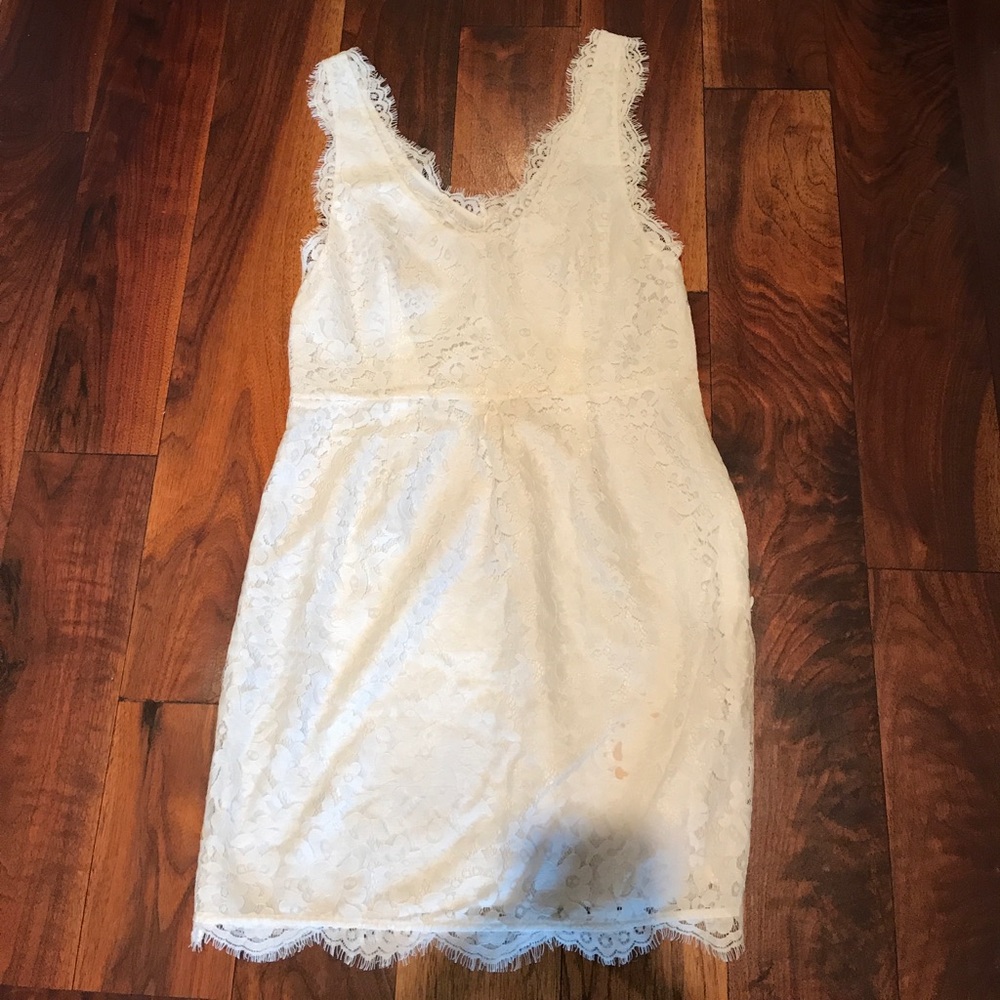 halter neck lace midi dress Petal and Pup Women's Adalyn Halterneck Midi Dress main image 0