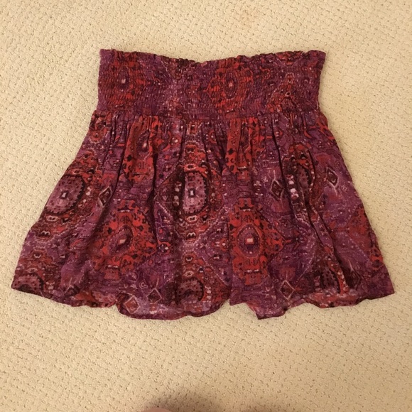 Ecote (Urban Outfitters) Red Patterned Skirt - Picture 2 of 2