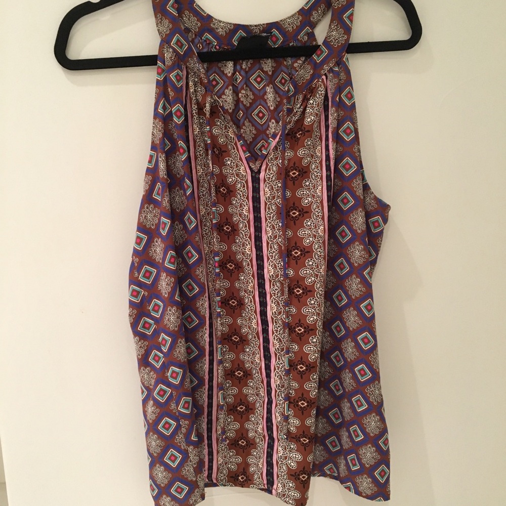 Sleeves patterned top. Very soft