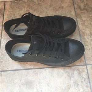 Converse tennis shoes