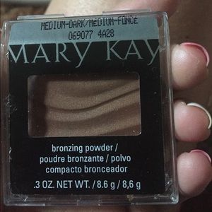 Mary Kay Bronzing powder medium-deep