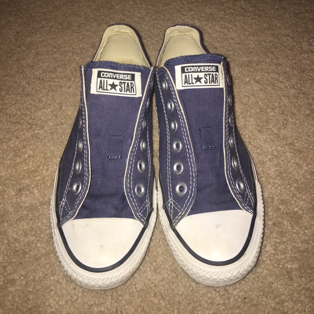 Navy blue converse