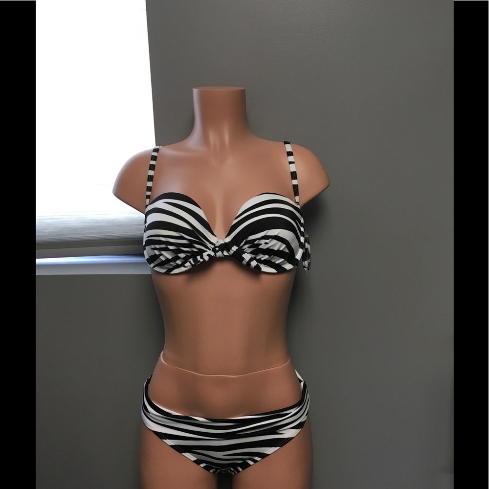 NWT Victoria Secret black & white swimsuit