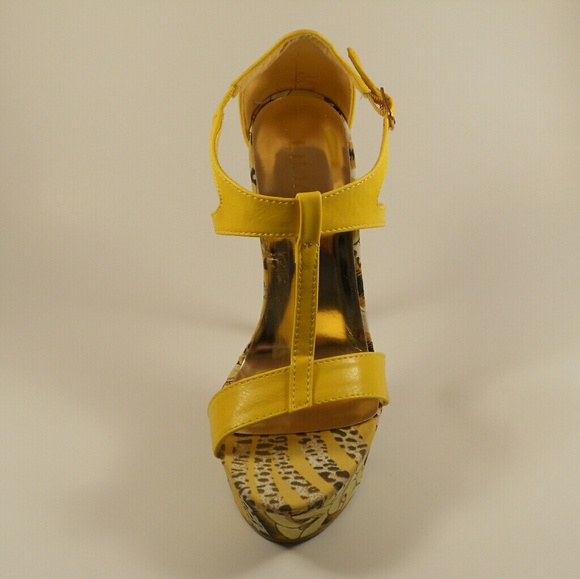 YELLOW T-STRAP HEELS(NO OFFERS) - Picture 3 of 3