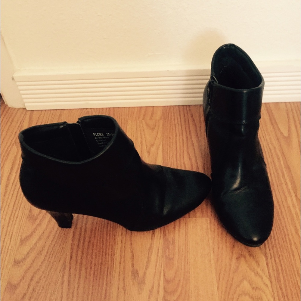 Chunky heeled black faux leather booties