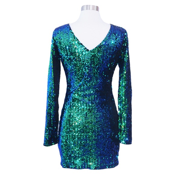 ❗️FINAL PRICE❗️Green Long Sleeve Sequin Dress - Picture 7 of 7
