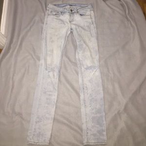 American Eagle Light Wash Skinny Jeans