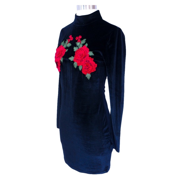 Black Red Roses Velvet Bodycon Dress - Picture 6 of 7