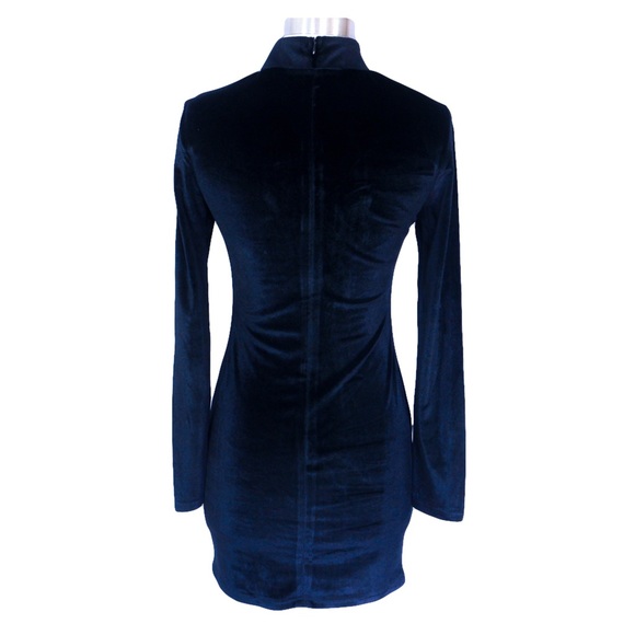 Black Red Roses Velvet Bodycon Dress - Picture 7 of 7