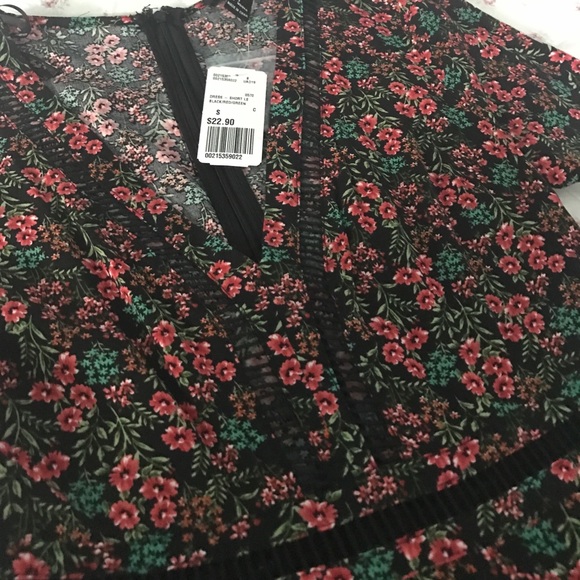 NWT Floral Dress - Picture 2 of 2