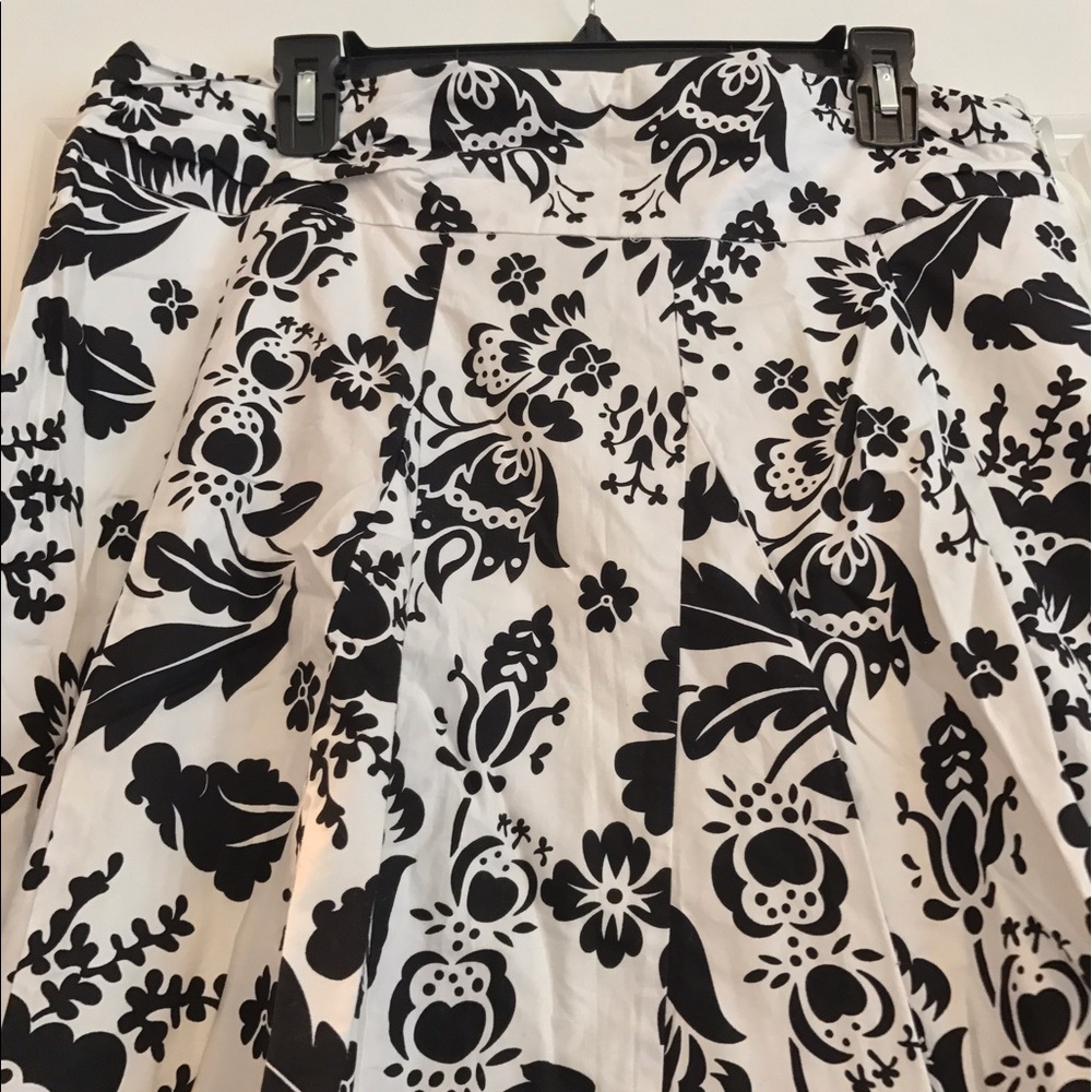 A Line Skirt - Picture 2 of 3