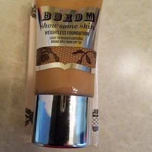 Buxom "Sweet as Honey" foundation brand new 1.5oz