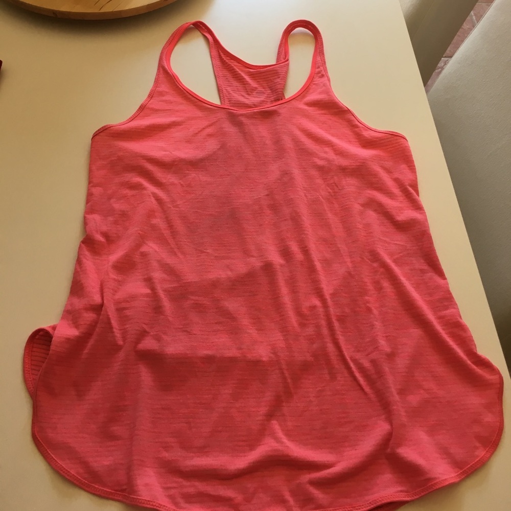 Lululemon singlet with X static in pink