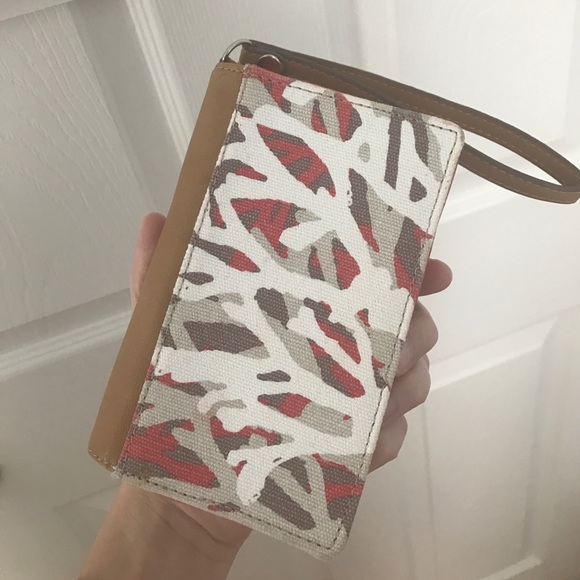 Coral Pattern Wallet/Wristlet - Picture 3 of 4