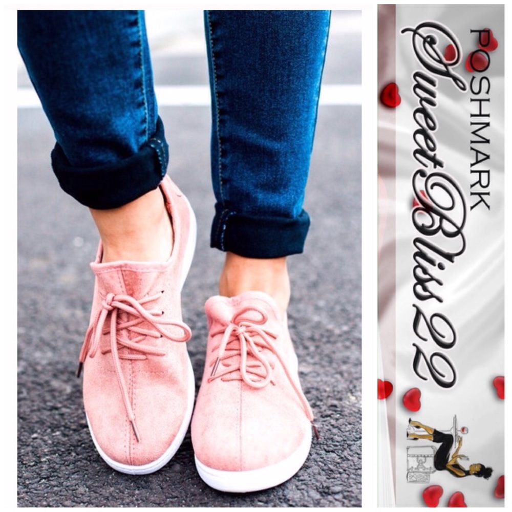 🌸Blush Faux Suede Shoes🌸 - Picture 3 of 4
