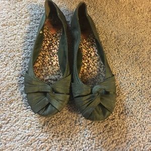 Green flats with bow