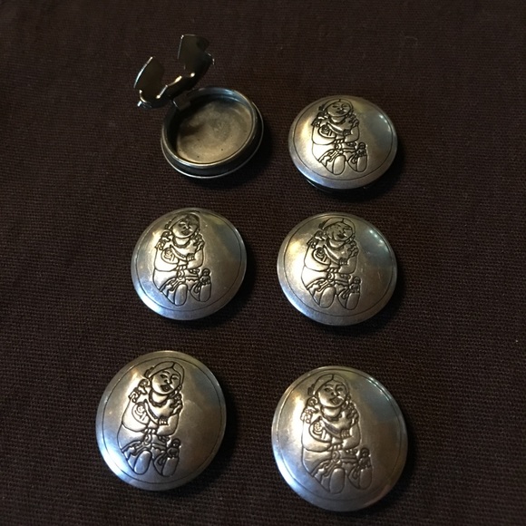 ๐
๐
HOST PICK๐
๐
STERLING VINTAGE BUTTON COVERS - Picture 3 of 5