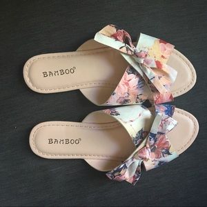 Bamboo Floral Blush Slides NWOT