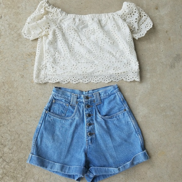 Vintage Pants - True Vintage 90s Highwaisted Shorts