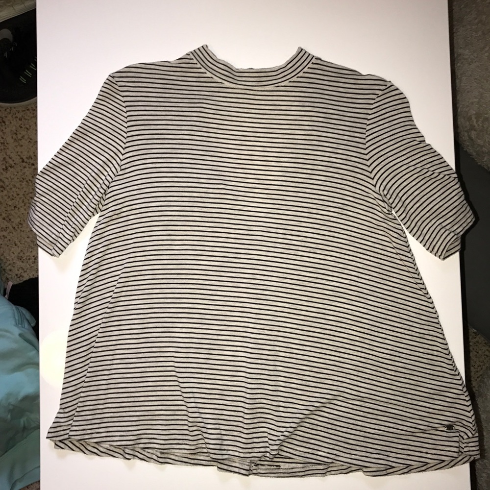 Soft and sexy AEO stripped tshirt