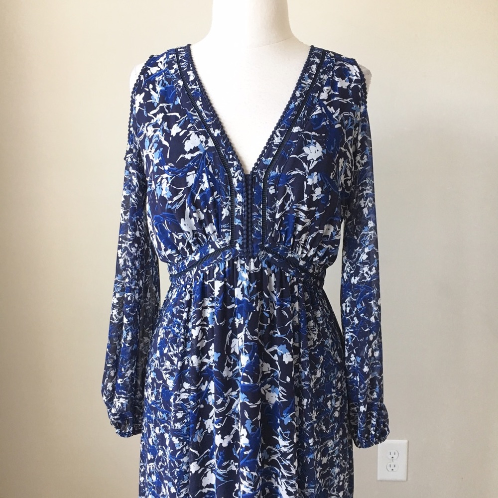 Long sleeve cold shoulder floral maxi dress - Picture 7 of 7