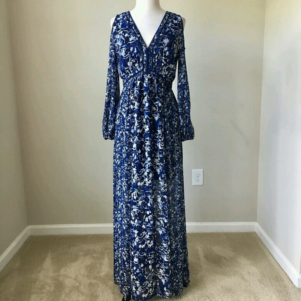 Long sleeve cold shoulder floral maxi dress - Picture 2 of 7