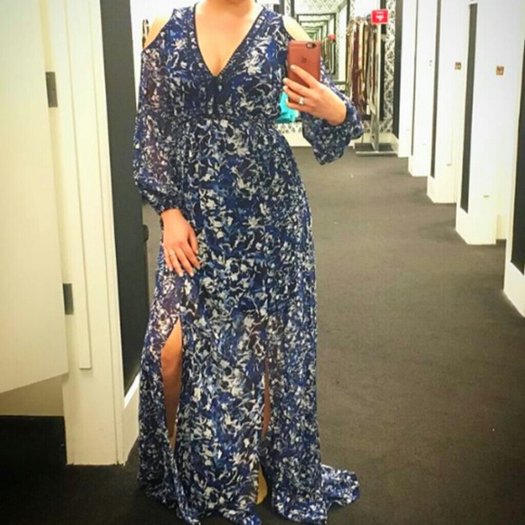 Long sleeve cold shoulder floral maxi dress - Picture 6 of 7