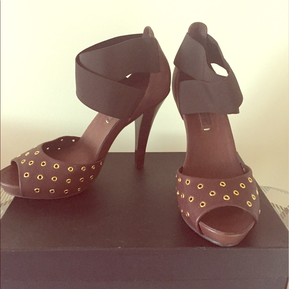 Hot BCBG MAX AZRIA  Heels