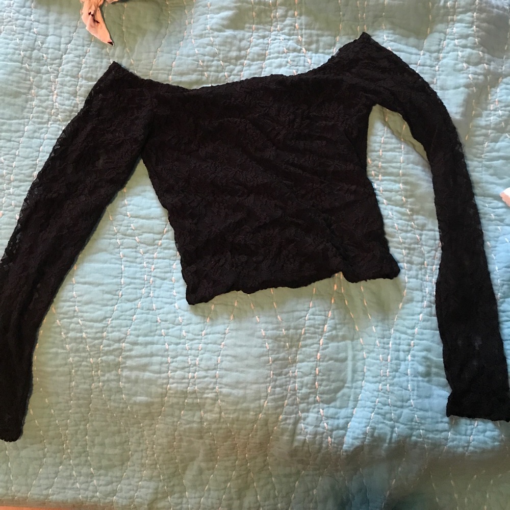 Cropped lace long sleeve top