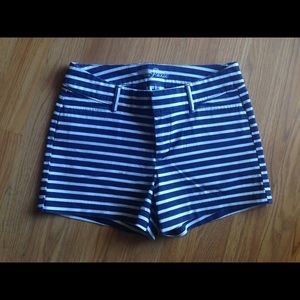 EUC Old Navy Pixie Shorts 3 1/2"