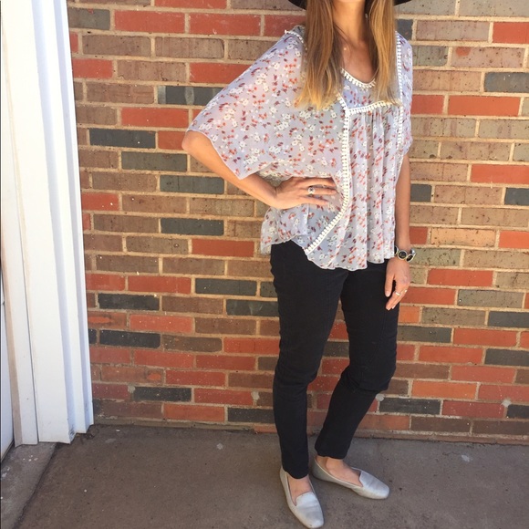 Top - Picture 2 of 5