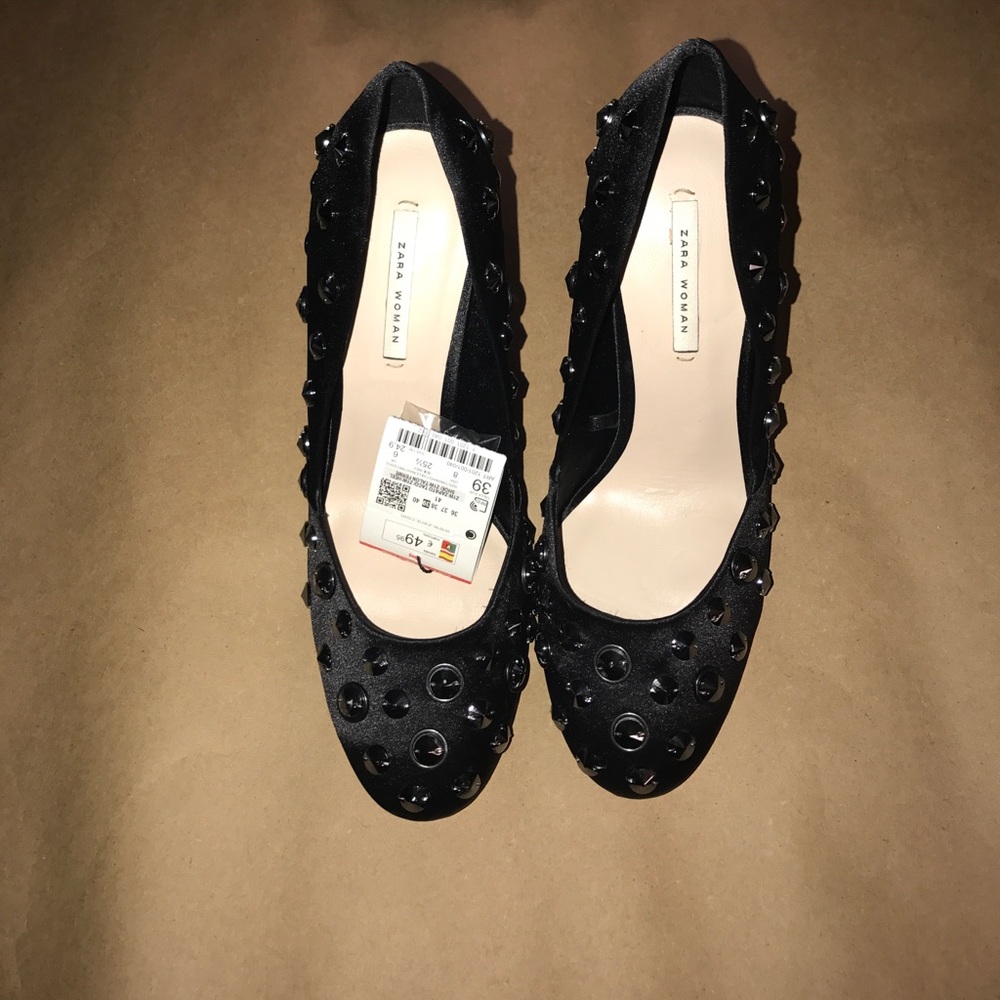 NWT ZARA WOMAN Black Stud 4 inches heel