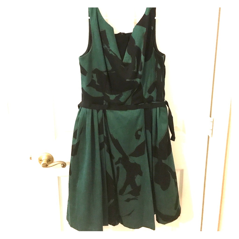 Full skirt emerald dress