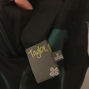 Taylor Dresses - Full skirt emerald dress Taylor Dresses - Full skirt emerald dress