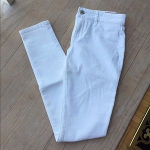 Hollister White Jeans w/ Slit At the Knees!