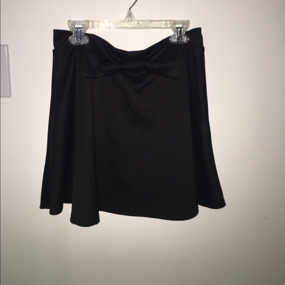 Black bow skater skirt