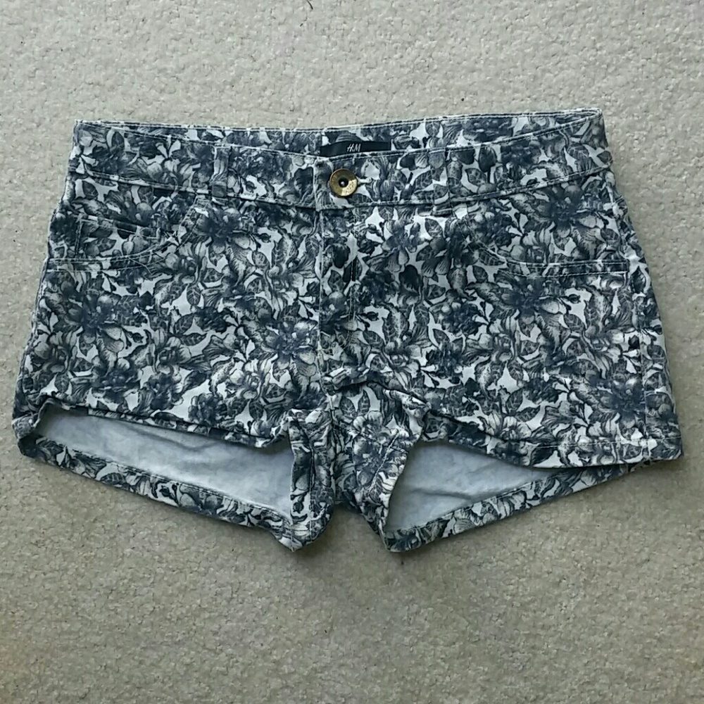 H&M floral shorts