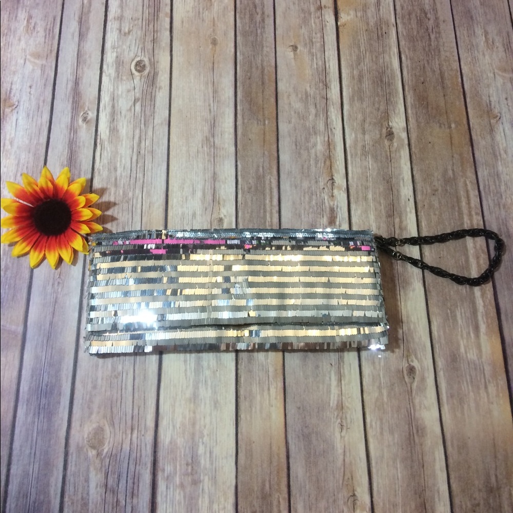 Bcbg clutch