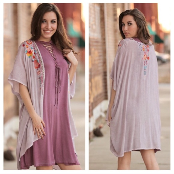 Vintage Wash Floral Embroidered Kimono - Picture 3 of 3