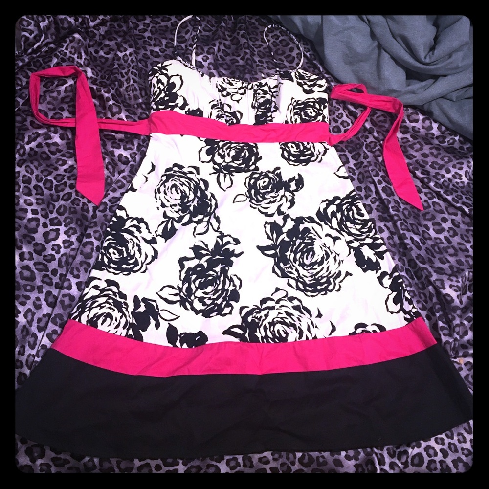 Pretty flower print dress, worn twice