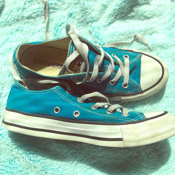 Blue Converse - Picture 1 of 3