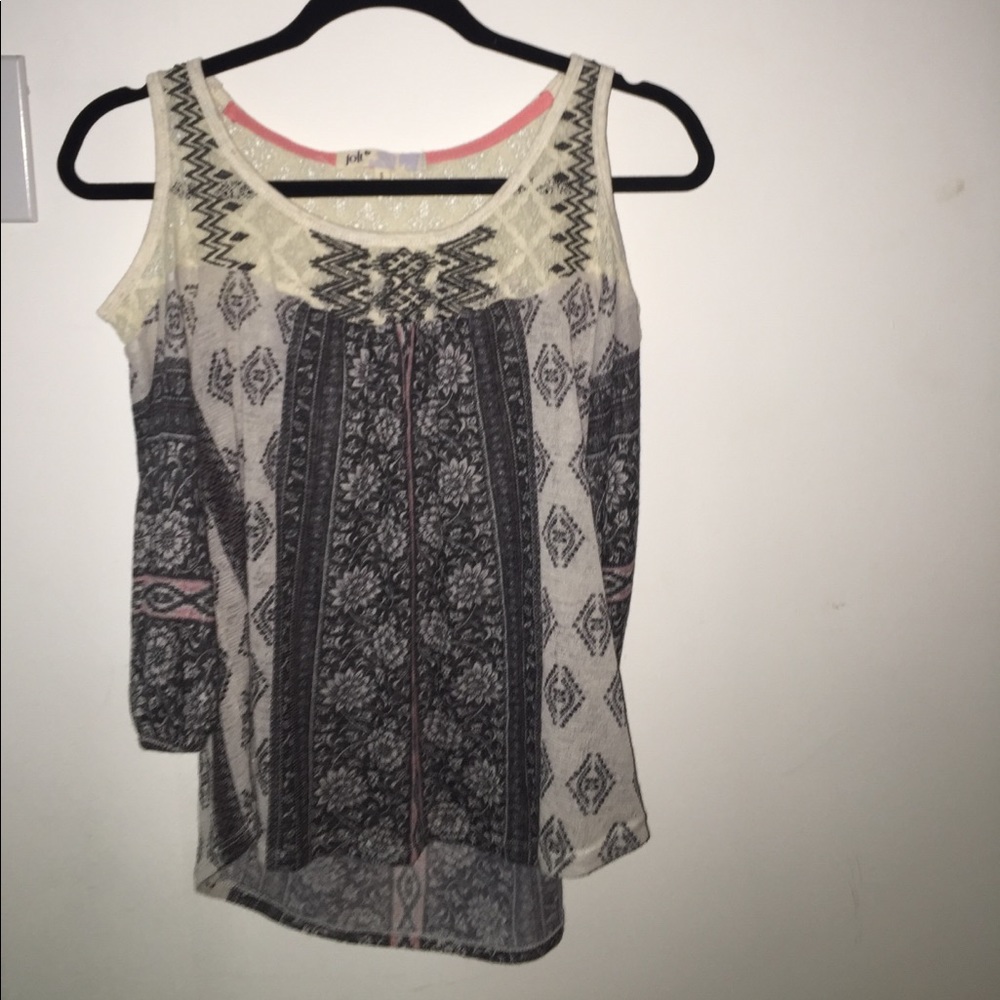 Cold-shoulder boho crochet tunic