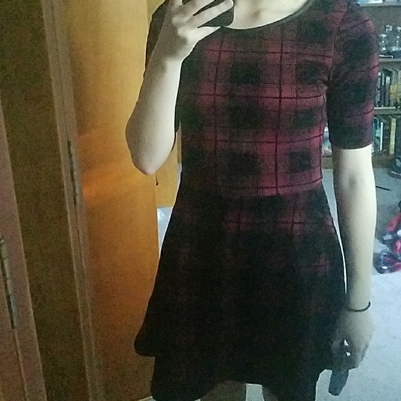 Checkered red & black fall dress, barely worn - Picture 1 of 4