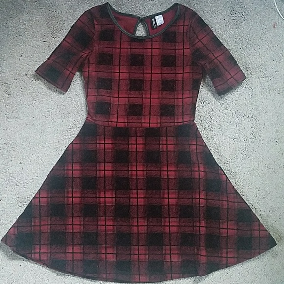 Checkered red & black fall dress, barely worn - Picture 4 of 4